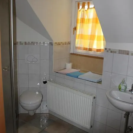 Отель Hotel-cafe Am Romerweinschiff Ноймаген-Дхрон