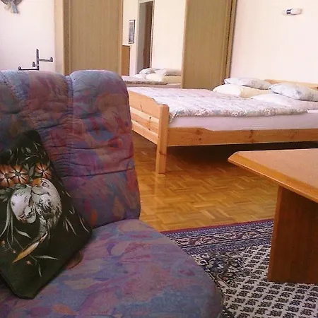 Отель Hotel-cafe Am Romerweinschiff